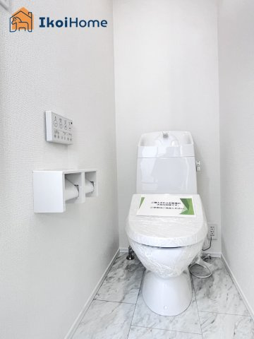 明石市魚住町中尾　全2棟　1号棟　新築戸建のトイレ|【ホームページに現地動画掲載中】●年中無休：当日予約可●節水型で従来製品より60％水量削減。