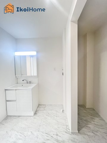 明石市魚住町中尾　全2棟　1号棟　新築戸建の洗面所|【ホームページに現地動画掲載中】●年中無休：当日予約可●洗濯機を置く洗濯パンがついていません。