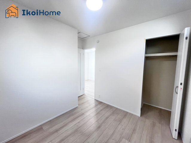 明石市魚住町中尾　全2棟　1号棟　新築戸建の寝室|【ホームページに現地動画掲載中】●年中無休：当日予約可●「遮熱Ｌｏｗ−ｅ複層硝子入り窓」ペアガラス