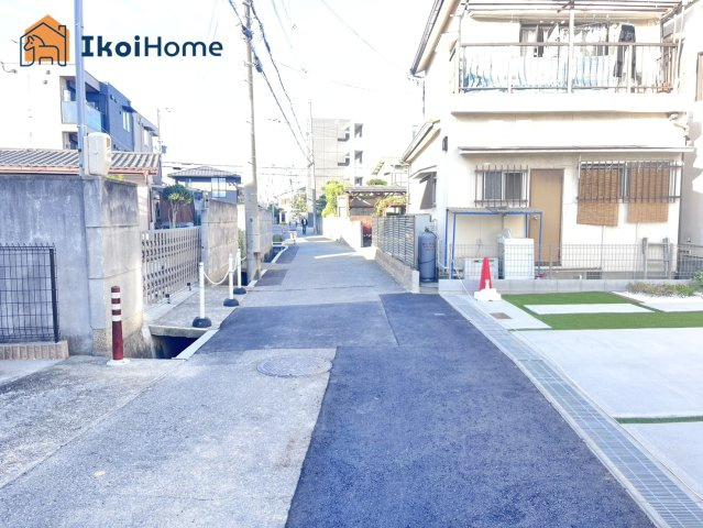 明石市魚住町中尾　全2棟　1号棟　新築戸建の前面道路含む現地写真|【ホームページに現地動画掲載中】●年中無休：当日予約可●物件・当店の最寄駅まで無料送迎します！