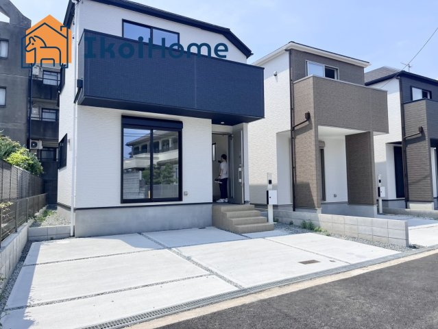 明石市太寺大野町１期　全３棟　１号棟　新築戸建の駐車場|●年中無休：当日予約可●間口広々、お車並列で2台駐車可能＋バイクも2台駐車可能！