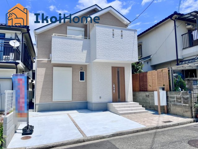 明石市朝霧町3丁目　新築戸建のエントランス|【ホームページに現地動画掲載中】●年中無休：当日予約可●外観は可愛らしく淡い色合いです！