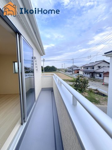 明石市大久保町松陰6期　2号棟のバルコニー|【ホームページに現地動画掲載中】●年中無休：当日予約可●陽当り良好のバルコニー♪屋根は８万円～設置可