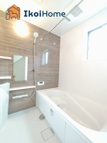 明石市二見町東二見　新築一戸建　の浴室|【ホームページに現地動画掲載中】●年中無休：当日予約可●浴槽は広く足を伸ばして入ることができます。