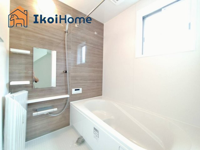 明石市二見町東二見　新築一戸建　の浴室|【ホームページに現地動画掲載中】●年中無休：当日予約可●小窓ございますので通気・換気良好です。