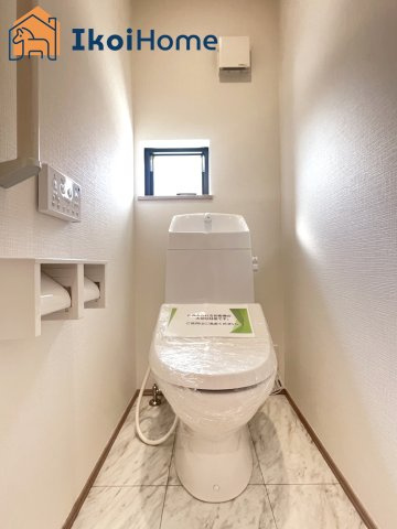 明石市魚住町中尾　全2棟　2号棟　新築戸建のトイレ|【ホームページに現地動画掲載中】●年中無休：当日予約可●1階・2階ウォッシュレット付のお手洗い。