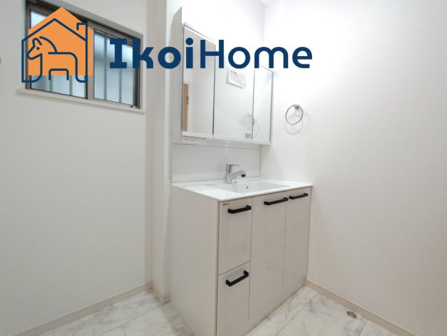 明石市二見町東二見　新築の洗面所|●年中無休：当日予約可●洗濯機を置く洗濯パンがついていません。価格は5000〜15000円前後です。