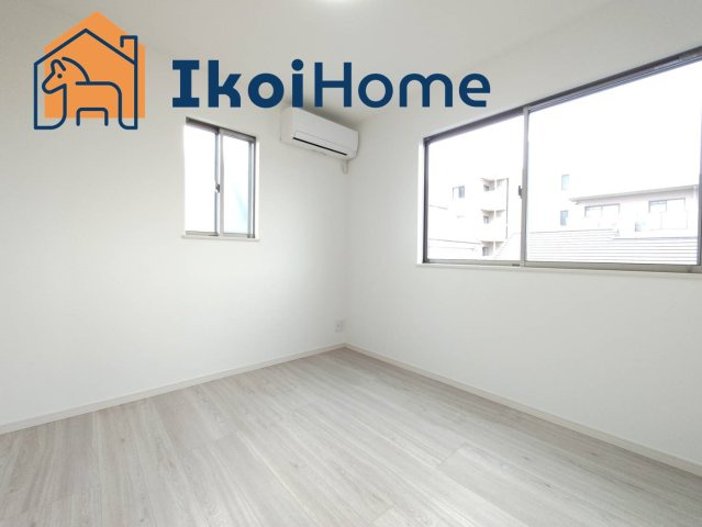 明石市二見町東二見　新築の子供部屋|3階に5.3帖洋室×2、1階に6帖洋室がございます。全室２面採光で明るいです。収納も充実しています。