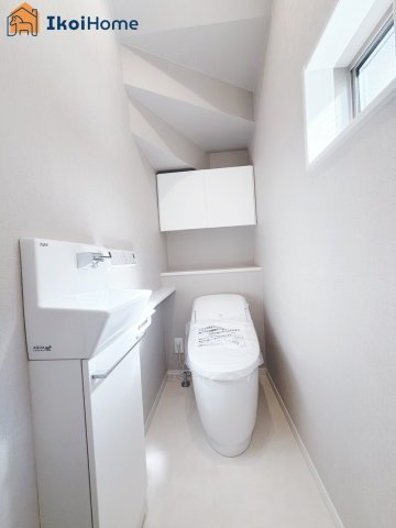 明石市野々上1丁目　新築戸建のトイレ|【ホームページに現地動画掲載中】●年中無休：当日予約可●1階・2階ウォッシュレット付のお手洗い。