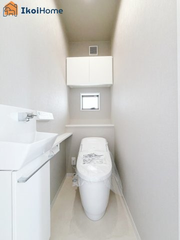 明石市野々上1丁目　新築戸建のトイレ|【ホームページに現地動画掲載中】●年中無休：当日予約可●トイレが2か所あるので夜中もや朝も楽ちん。