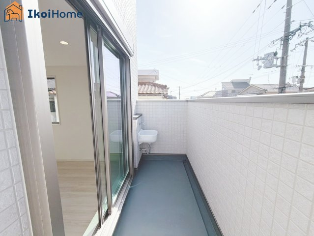 明石市野々上1丁目　新築戸建のバルコニー|【ホームページに現地動画掲載中】●年中無休：当日予約可●屋根は８～万円バルコニー設置できます。