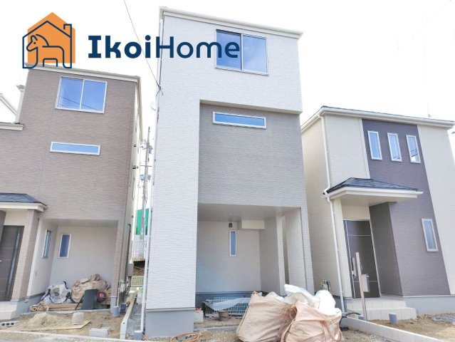 明石市東藤江2丁目　新築戸建　B号棟の駐車場|●年中無休：見学時間9:00～20:00・当日予約可●駐車場1台駐車可能。うれしいビルトインガレージ