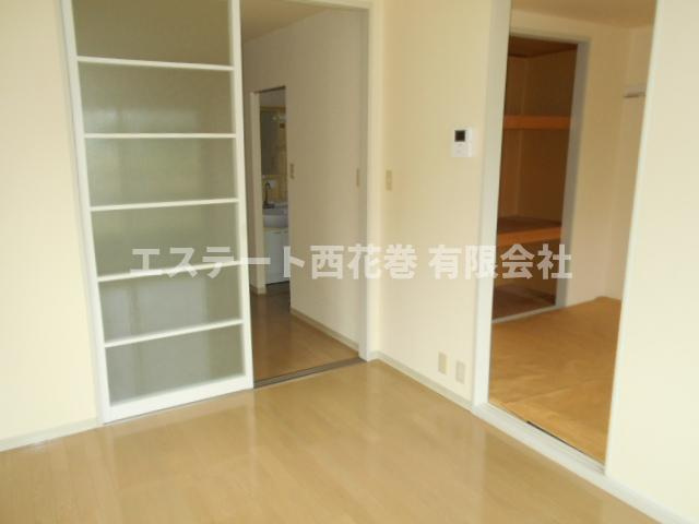 コート・ハイネスDの洋室