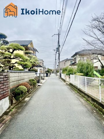 明石市沢野2丁目　中古（未入居）戸建の前面道路含む現地写真|●年中無休：当日予約可●西区、垂水区、明石市初。弊社は契約前に新築戸建の住宅診断を無料で行っています