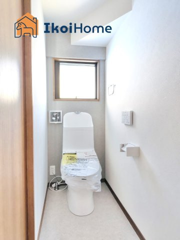 明石市西朝霧丘　新築戸建　B棟のトイレ|【ホームページに現地動画掲載中】●年中無休：当日予約可●ウォシュレット、暖房便座標準装備。