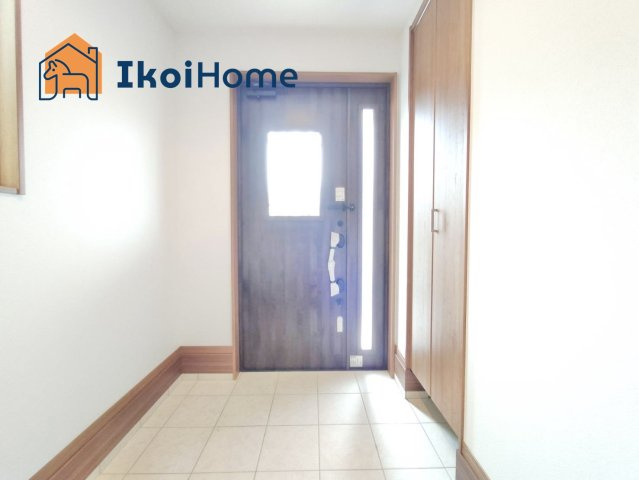 明石市西朝霧丘　新築戸建　A棟の玄関|【ホームページに現地動画掲載中】●年中無休：当日予約可●大きな靴箱が付いています。