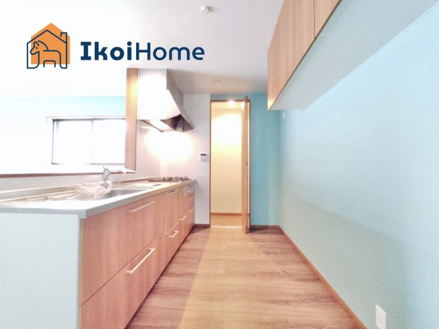 明石市西朝霧丘　新築戸建　A棟のキッチン|【ホームページに現地動画掲載中】●年中無休：当日予約可●キッチン横にも収納があり便利です！