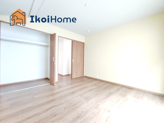 明石市西朝霧丘　新築戸建　A棟の内装|【ホームページに現地動画掲載中】●年中無休：当日予約可●洋室には大きな収納あり！