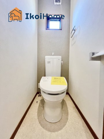 明石市西朝霧丘　新築戸建　E棟のトイレ|【ホームページに現地動画掲載中】●年中無休：当日予約可●トイレが2か所あるので夜中も楽ちん。