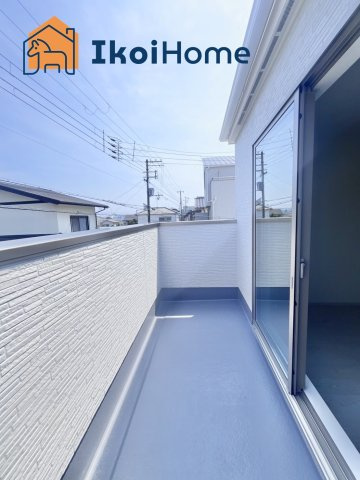 明石市東野町1期2号棟　新築戸建のバルコニー|【ホームページに現地動画掲載中】●年中無休：当日予約可●バルコニー屋根は８～万円で設置が可能！