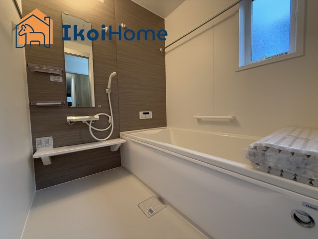 明石市第12大久保町山手台2丁目　2号棟　新築戸建の浴室|【ホームページに現地動画掲載中】●年中無休：当日予約可●小窓があり換気良好！清潔な空間を保てます
