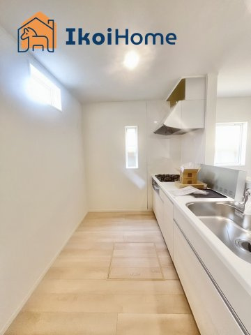 明石市大久保町松陰第8　2号棟　新築戸建のキッチン|●年中無休：当日予約可●キッチンと同色カップボード設置のご依頼なども承っております。