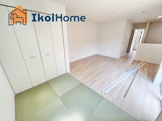 明石市大久保町松陰第8　2号棟　新築戸建の子供部屋|●年中無休：当日予約可●畳スペースはキッチンから目が届くのでお子様の遊び場やお昼寝スペースにも便利♪