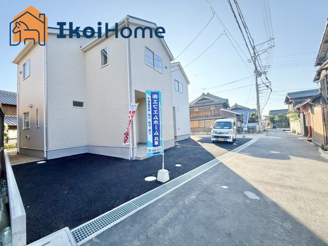 明石市大久保町松陰第8　2号棟　新築戸建の駐車場|●年中無休：見学時間9:00～20:00・当日予約可●駅徒歩圏内ながら、駐車場はL字2台駐車可能です
