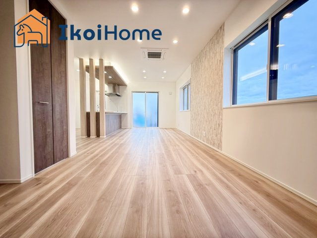 明石市大久保町西脇　新築戸建の居間・リビング|●年中無休：当日予約可●リビングは長方形で家具を配置しやすい間取りになっています。