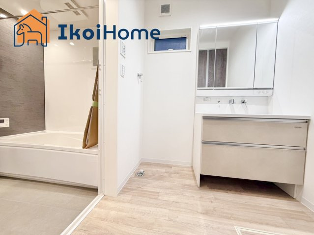 明石市大久保町西脇　新築戸建の洗面所|【ホームページに現地動画掲載中】●年中無休：当日予約可●収納が少ないので追加工事も承ります