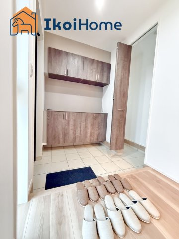 明石市大久保町西脇　新築戸建の玄関|【ホームページに現地動画掲載中】●年中無休：当日予約可●玄関は大きな靴箱が完備！大変便利でございます