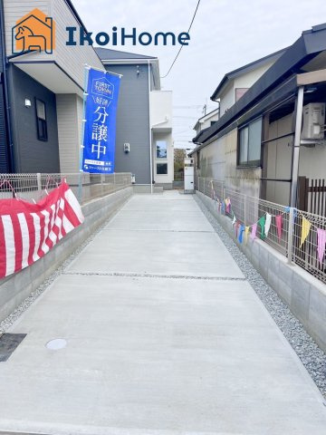 明石市大久保町高丘　第13　2号棟　新築戸建の駐車場|【ホームページに現地動画掲載中】●年中無休：当日予約可●駐車場には、縦列で普通車2台駐車可能です！