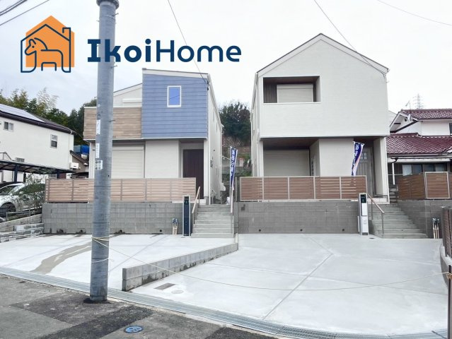 明石市大久保町西脇　新築戸建　B号棟のエントランス|弊社独自で毎月５組限定「人気オプション３点パック」カーポート・バルコニー・ウッドデッキを１万円で取付