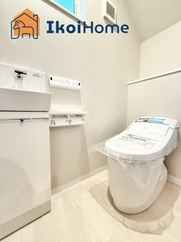 明石市大久保町西脇　新築戸建　B号棟のトイレ|●年中無休：当日予約可●トイレが2か所あるので夜中も楽ちん。朝方のトイレ渋滞もなくなります。