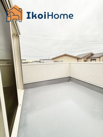 明石市大久保町西脇　新築戸建　B号棟のバルコニー|●年中無休：当日予約可●陽当たり良好の南東向きバルコニー。バルコニー屋根は８万円～設置できます。