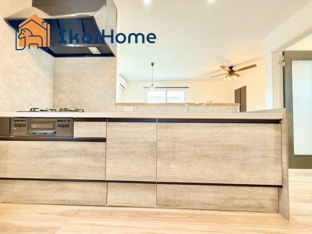 明石市魚住町西岡　新築戸建のキッチン|【ホームページに現地動画掲載中】●年中無休：当日予約可●人気の対面式のキッチンで明るく使いやすです！