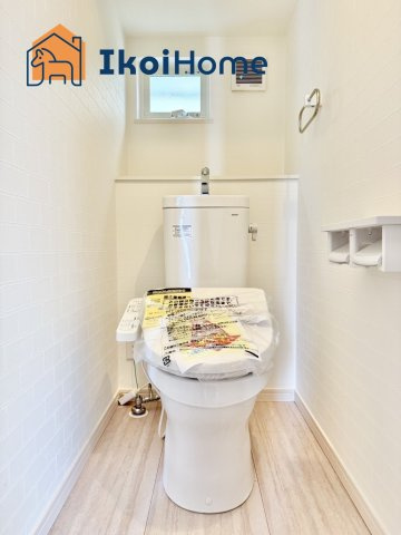 明石市魚住町西岡　新築戸建のトイレ|【ホームページに現地動画掲載中】●年中無休：当日予約可●1階・2階ウォッシュレット付のお手洗い。