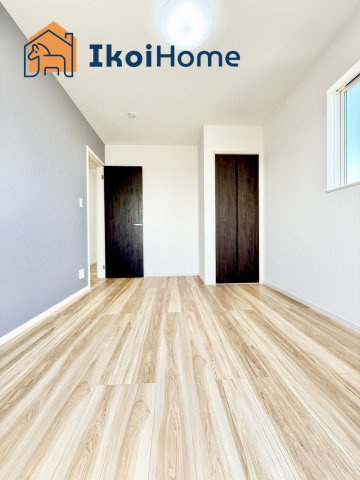 明石市魚住町西岡　新築戸建のその他|【ホームページに現地動画掲載中】●年中無休：当日予約可●収納広々♪収納時に便利な棚・ハンガーパイプ付