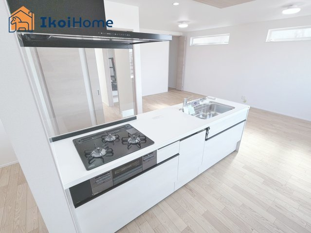 明石市東朝霧丘　4号棟　新築戸建の設備|【ホームページに現地動画掲載中】●年中無休：当日予約可●三口コンロには火口にＳＩセンサーを搭載！