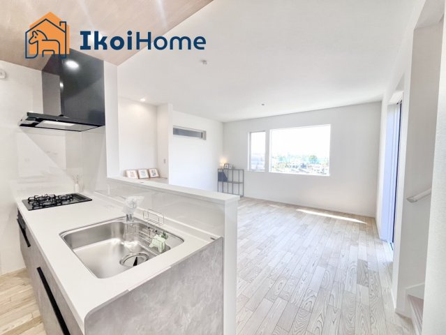 明石市東朝霧丘　4号棟　新築戸建の内装|施工例●年中無休：当日予約可●遮熱・遮音性に優れた「遮熱Ｌｏｗ−ｅ複層硝子入り窓」ペアガラス