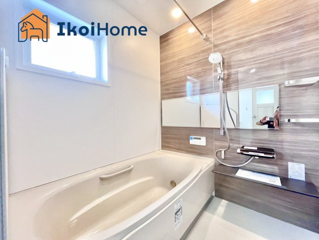 明石市東朝霧丘　3号棟　新築戸建の浴室|【ホームページに現地動画掲載中】●年中無休：当日予約可●小窓ございますので通気・換気良好です。