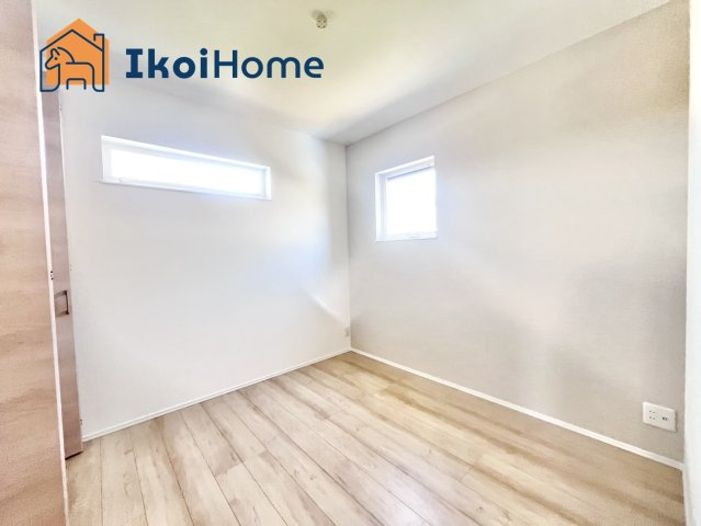 明石市東朝霧丘　3号棟　新築戸建の寝室|【ホームページに現地動画掲載中】●年中無休：当日予約可●収納が多く季節ものの家電も収納可能