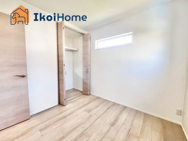 明石市東朝霧丘　3号棟　新築戸建の寝室|【ホームページに現地動画掲載中】●年中無休：当日予約可●テレワークスペースなどに最適です。