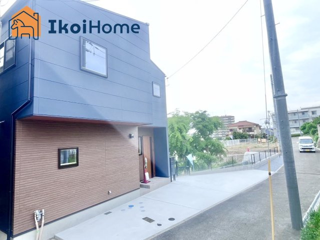 明石市東朝霧丘　3号棟　新築戸建の駐車場|【ホームページに現地動画掲載中】●年中無休：当日予約可●太陽光発電・床暖房・食洗機等、設備満載！