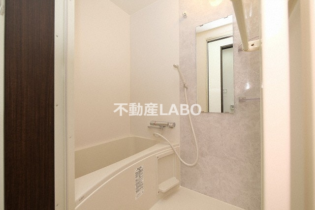 エスティライフ難波西の浴室