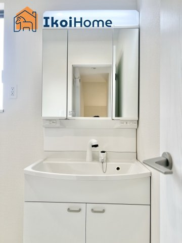 明石市東朝霧丘　新築戸建　３期の洗面所|【ホームページに現地動画掲載中】●年中無休：当日予約可●洗濯機を置く洗濯パンがついていません。