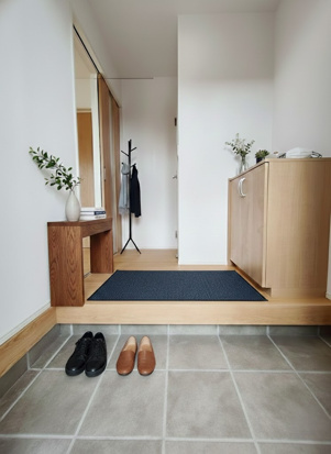 【玄関】 | 三股町樺山　2,590万 4LDK