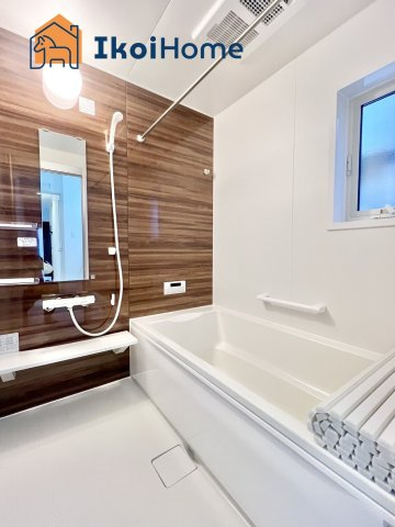 明石市中朝霧丘　新築一戸建の浴室|【ホームページに現地動画掲載中】●年中無休：当日予約可●小窓ございますので通気・換気良好です。