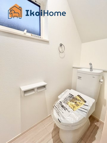 明石市中朝霧丘　新築一戸建のトイレ|【ホームページに現地動画掲載中】●年中無休：当日予約可●1階・2階ウォッシュレット付のお手洗いです