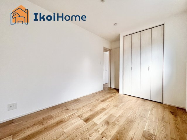 明石市中朝霧丘　新築一戸建の寝室|【ホームページに現地動画掲載中】●年中無休：当日予約可●注意。カーテン・カーテンレール付いていません